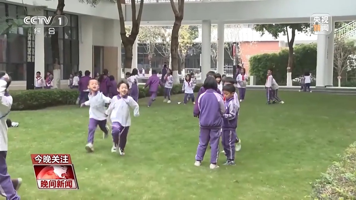 但他其实在